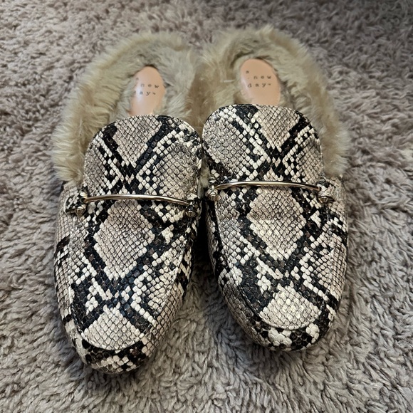 TARGET FUR SNAKE PRINT MULES - Picture 3 of 5